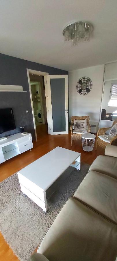 Apartman Tea Belville Belgrad Exterior foto